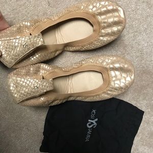 Yosi Samra metallic gold foldable ballet flat